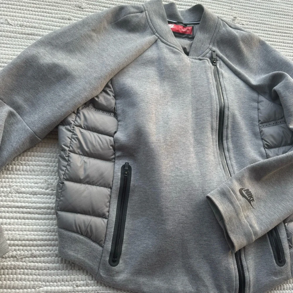 Nike Women's Aeroloft Tech Fleece Moto Gray Large